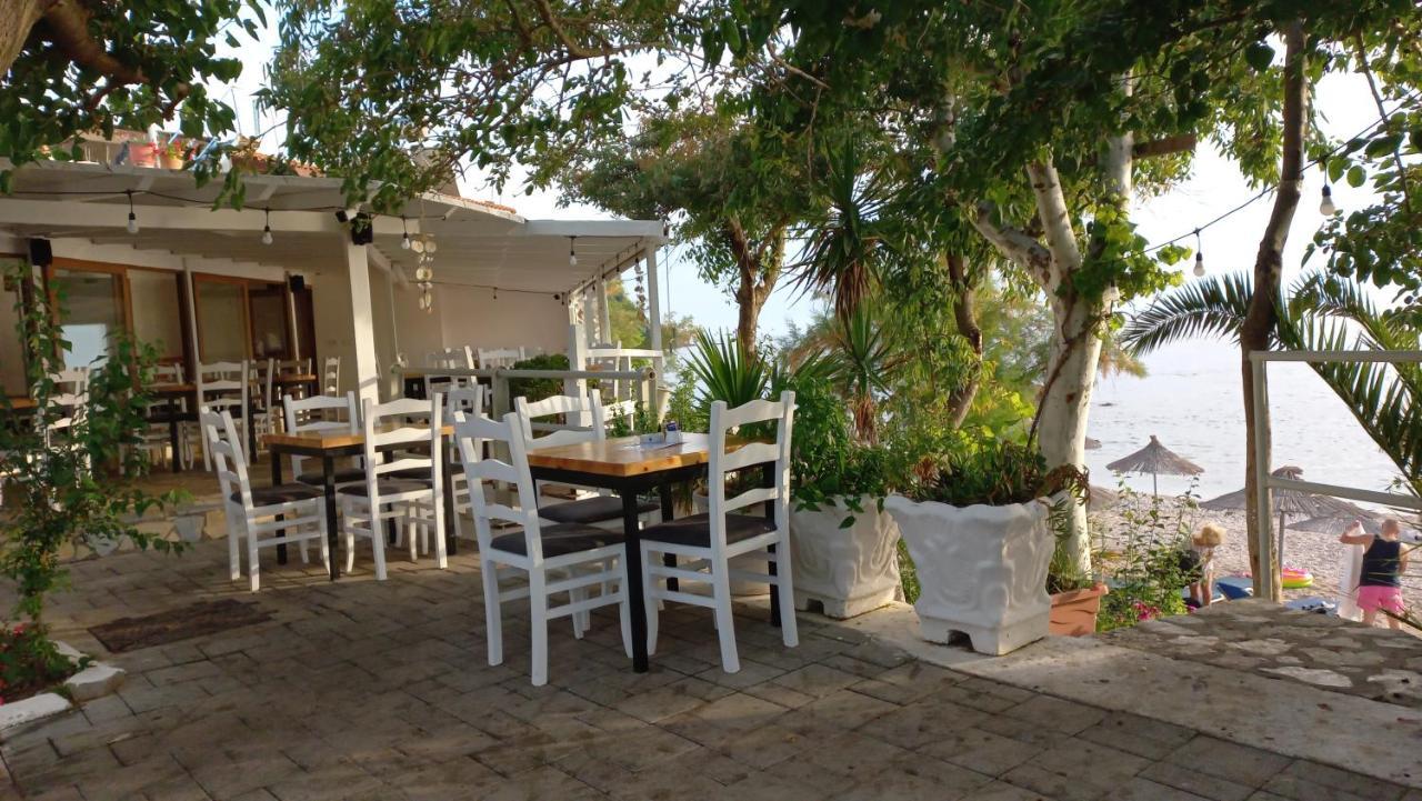 Beleris Rooms Himare Bagian luar foto