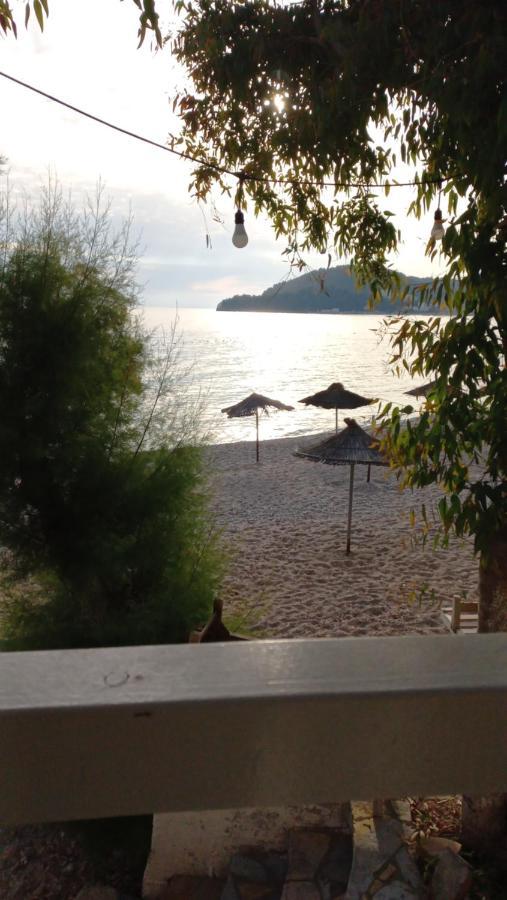 Beleris Rooms Himare Bagian luar foto