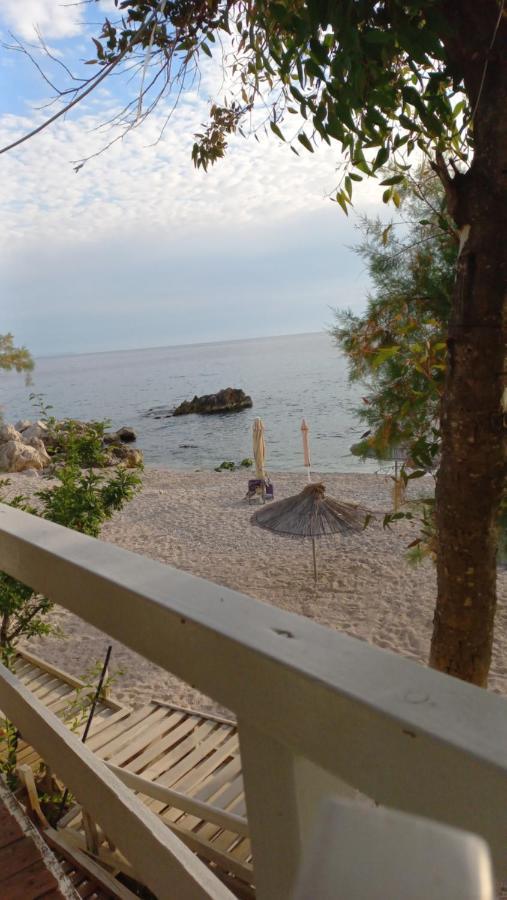 Beleris Rooms Himare Bagian luar foto