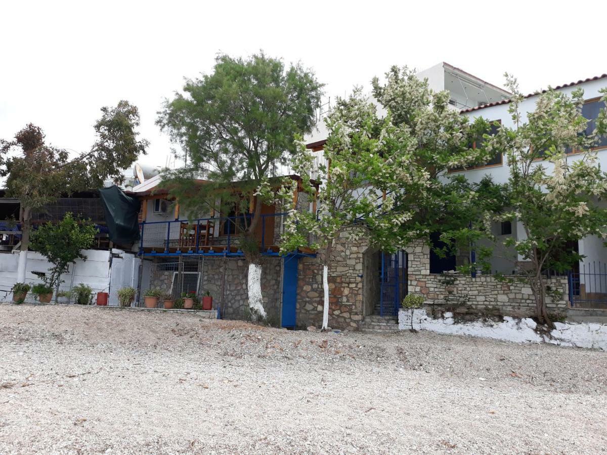 Beleris Rooms Himare Bagian luar foto