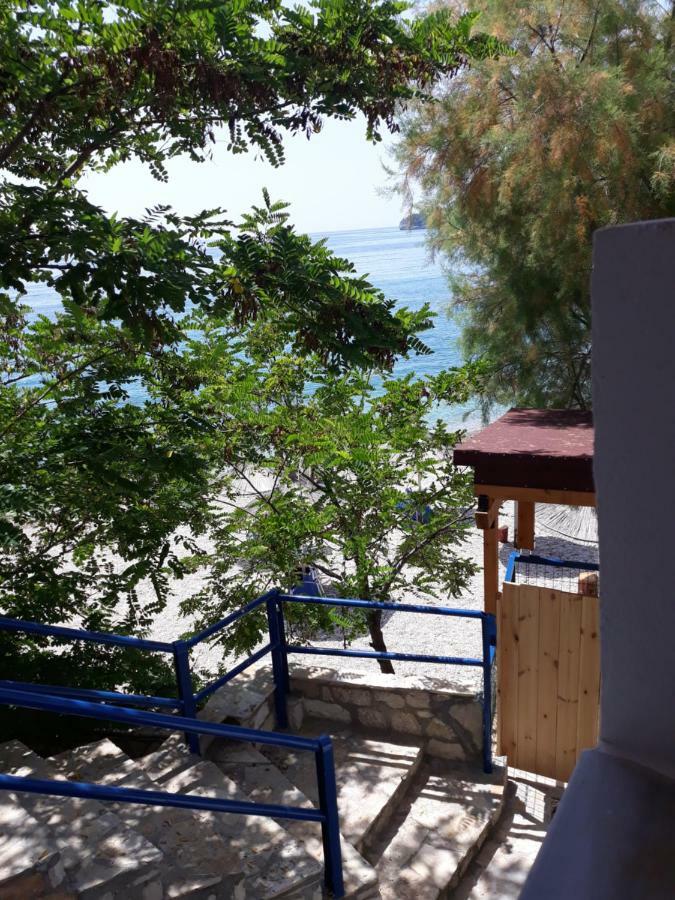 Beleris Rooms Himare Bagian luar foto