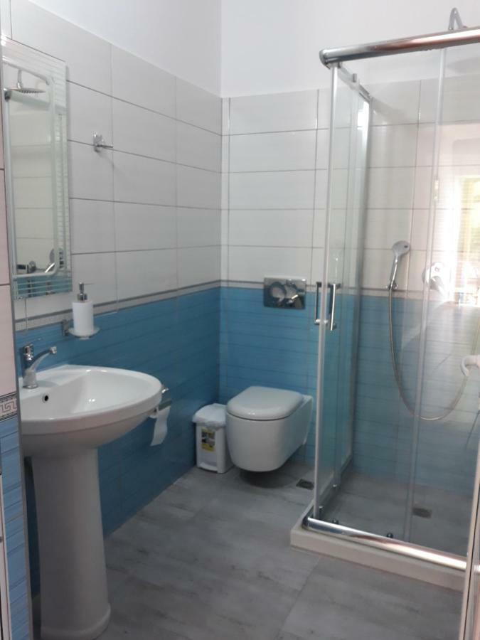 Beleris Rooms Himare Bagian luar foto