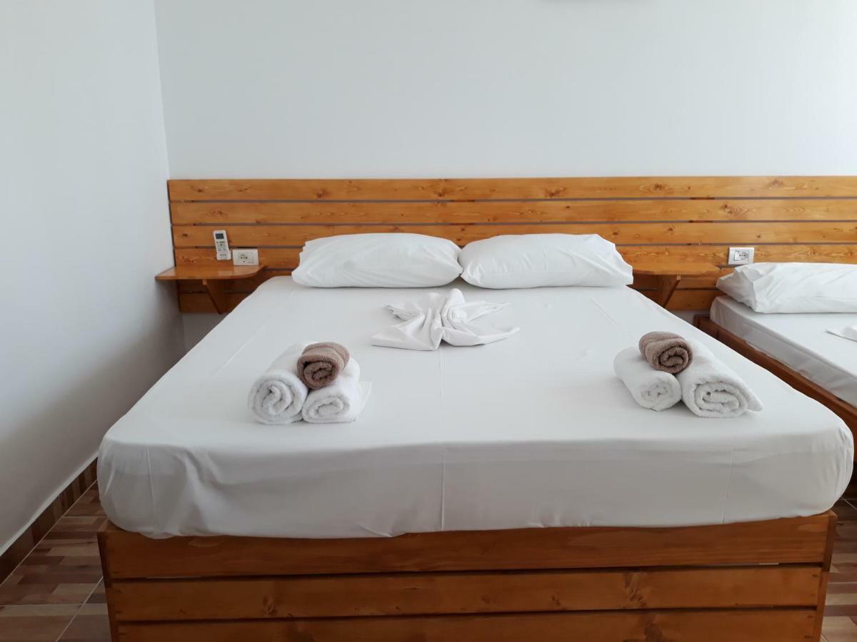 Beleris Rooms Himare Bagian luar foto