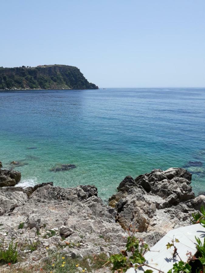Beleris Rooms Himare Bagian luar foto