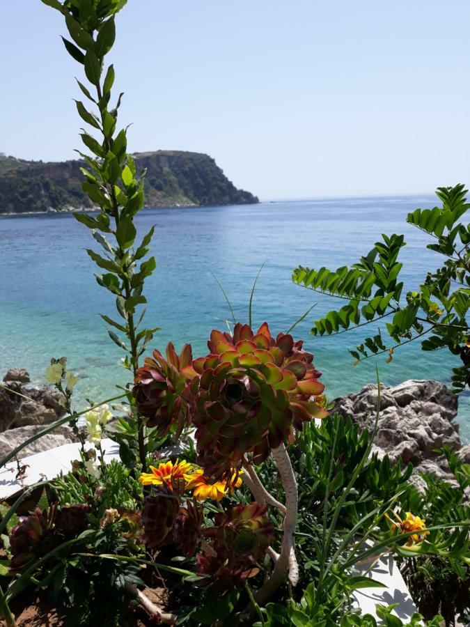 Beleris Rooms Himare Bagian luar foto